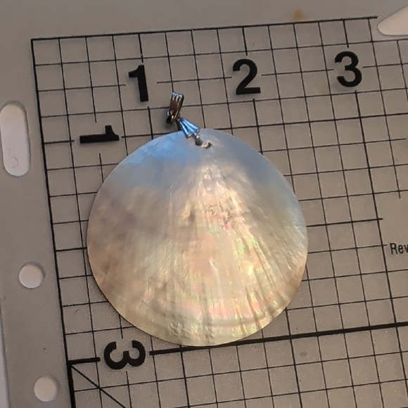 Shell Pendant - Picture 3 of 3